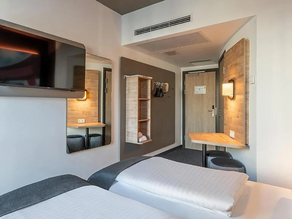 B&B Hotel Aalborg 3*,